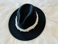 Load image into Gallery viewer, Pearl Wool Hat ~ Black