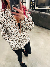 Load image into Gallery viewer, Mauve Leopard Pullover