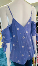 Load image into Gallery viewer, Daisy cold shoulder