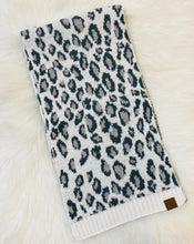 Load image into Gallery viewer, CC Leopard Scarf